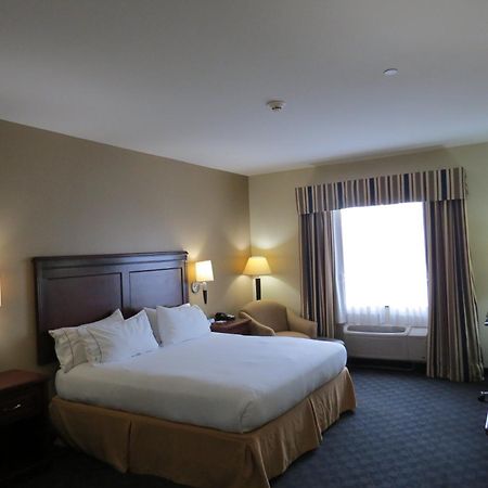 Holiday Inn Express Hotel & Suites Pampa By Ihg Bagian luar foto