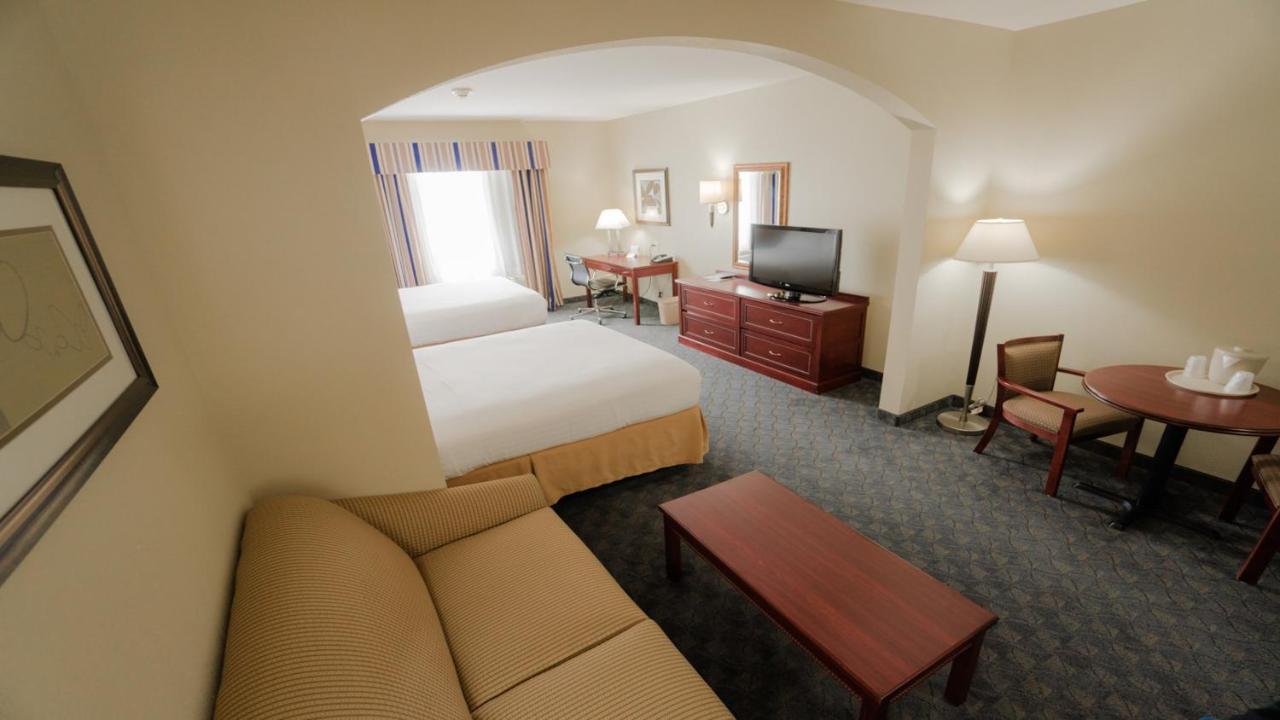 Holiday Inn Express Hotel & Suites Pampa By Ihg Ruang foto