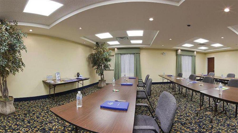 Holiday Inn Express Hotel & Suites Pampa By Ihg Bagian luar foto