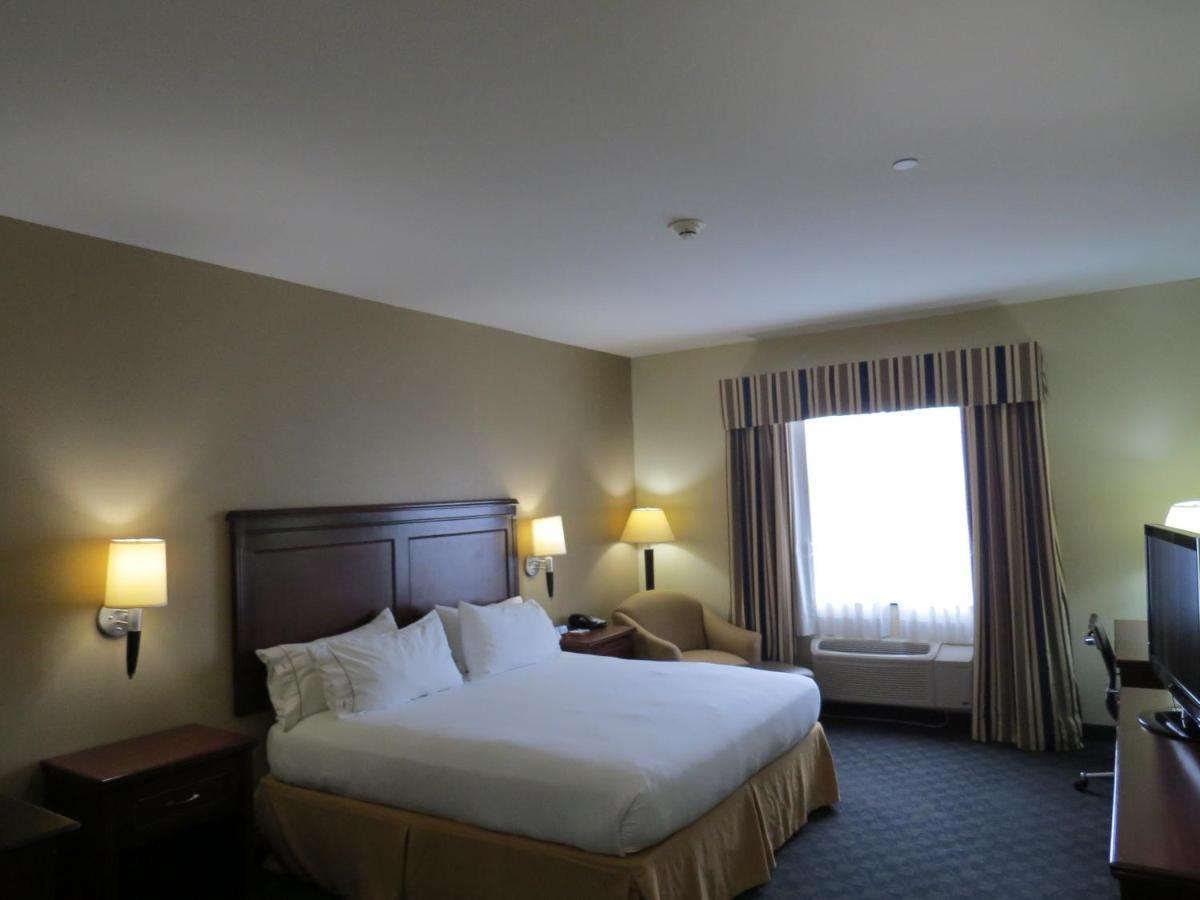 Holiday Inn Express Hotel & Suites Pampa By Ihg Bagian luar foto
