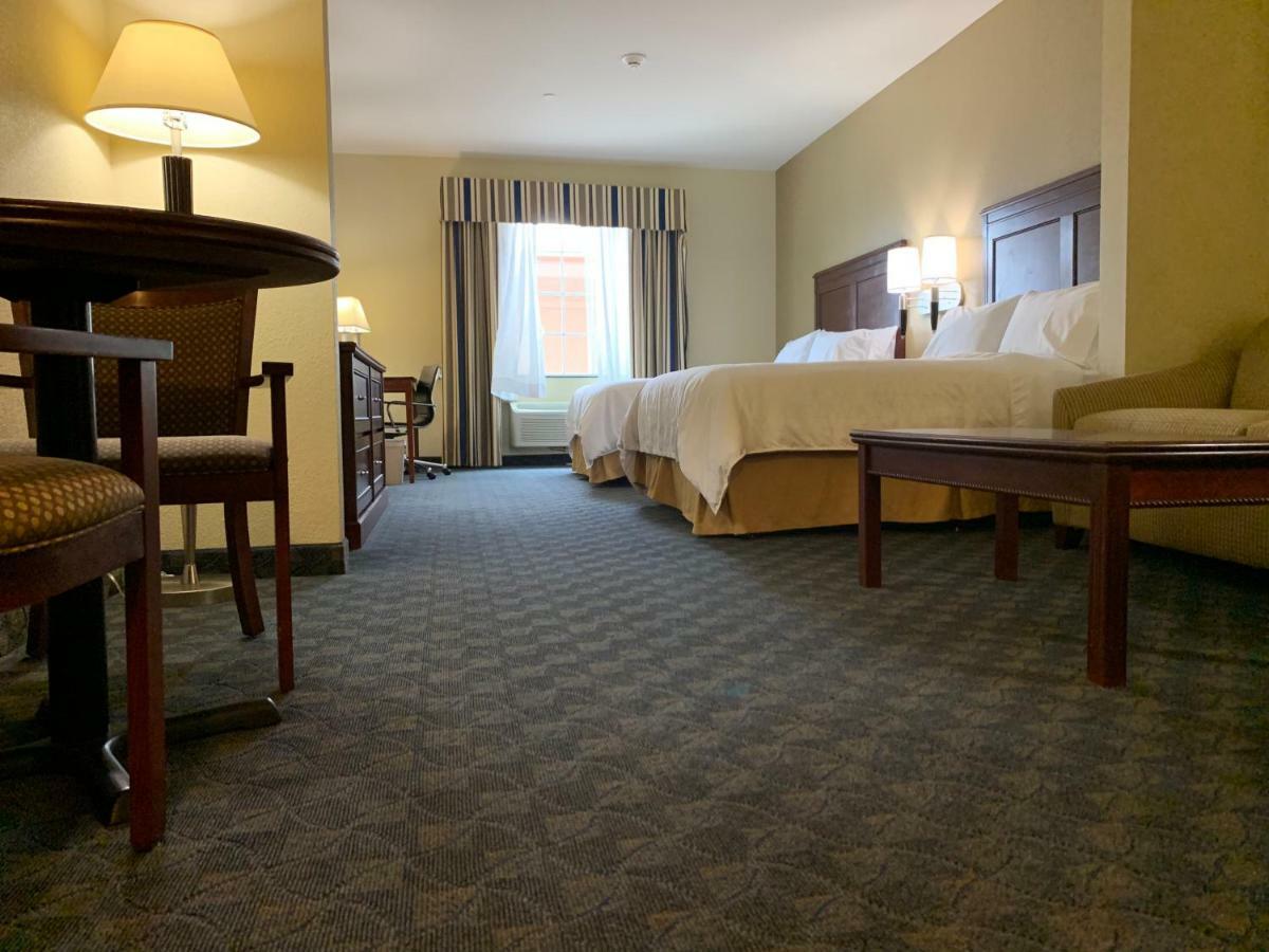 Holiday Inn Express Hotel & Suites Pampa By Ihg Bagian luar foto
