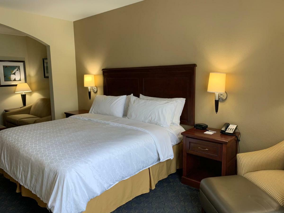 Holiday Inn Express Hotel & Suites Pampa By Ihg Bagian luar foto