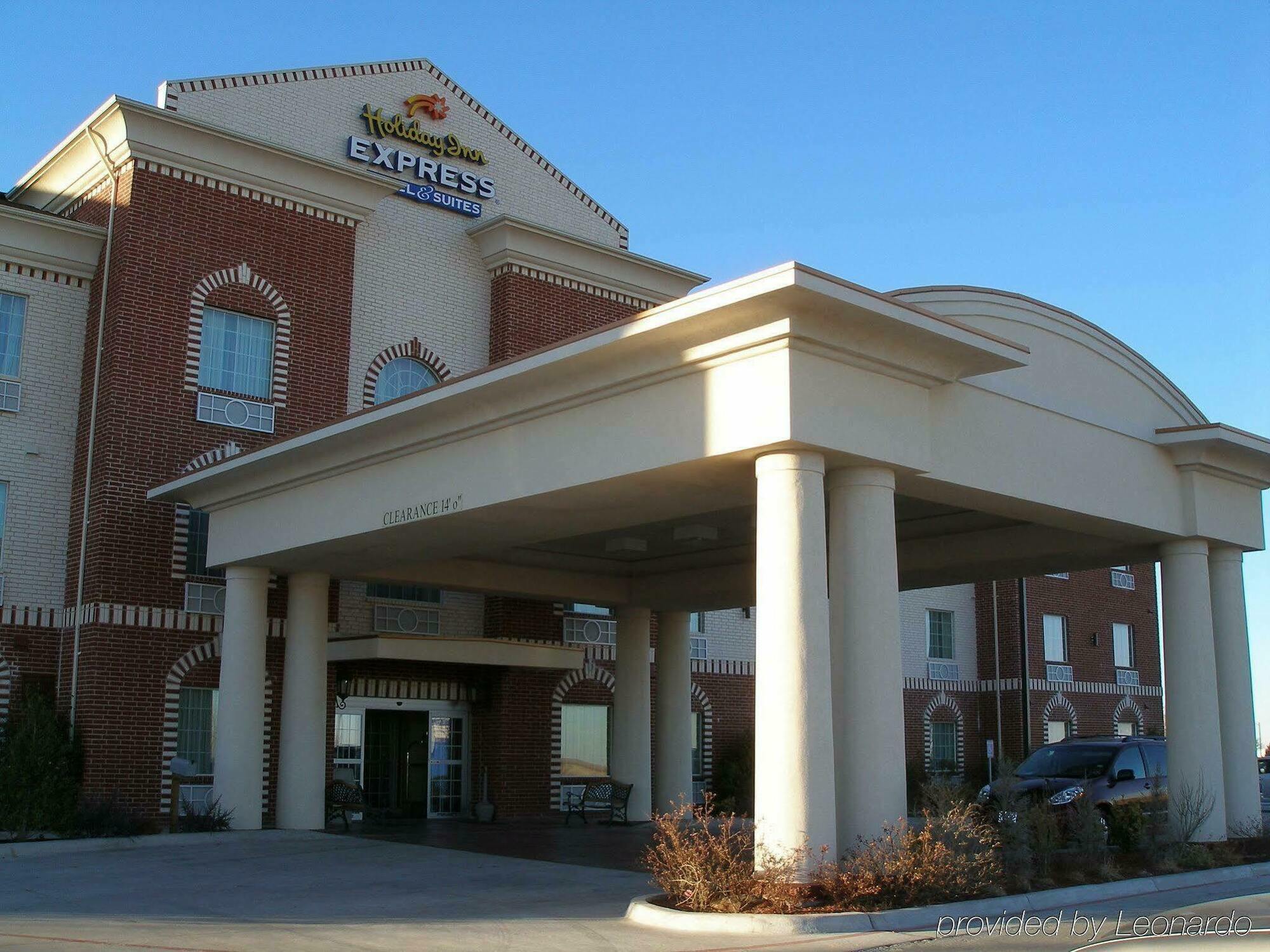 Holiday Inn Express Hotel & Suites Pampa By Ihg Bagian luar foto