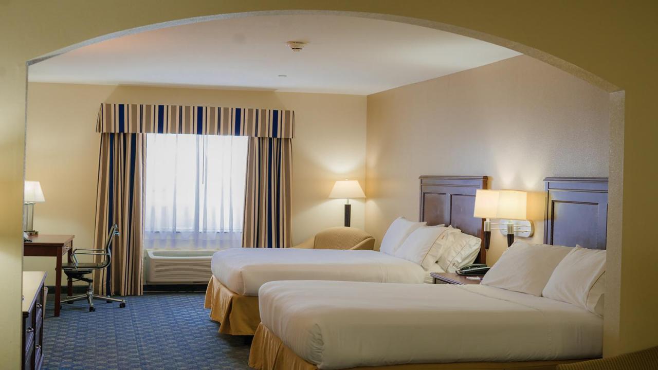 Holiday Inn Express Hotel & Suites Pampa By Ihg Bagian luar foto