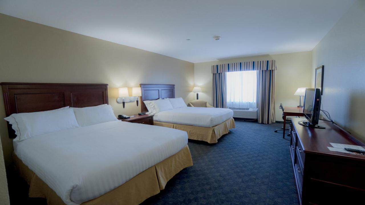 Holiday Inn Express Hotel & Suites Pampa By Ihg Bagian luar foto