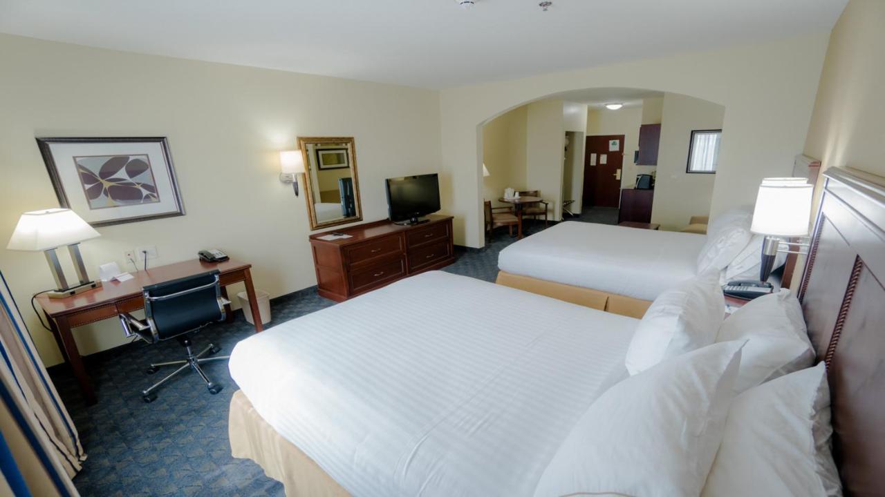 Holiday Inn Express Hotel & Suites Pampa, An Ihg Hotel Bagian luar foto