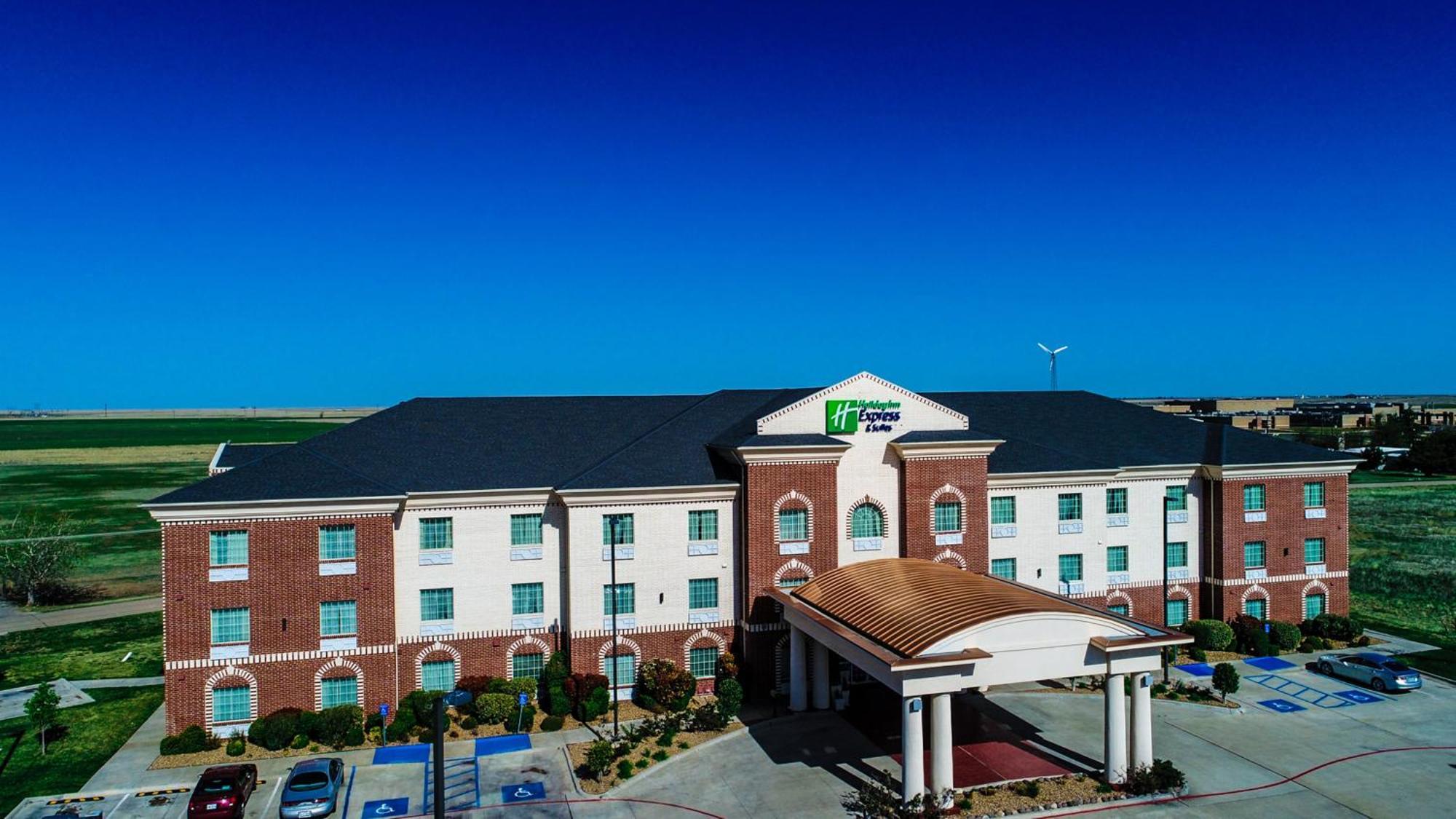 Holiday Inn Express Hotel & Suites Pampa By Ihg Bagian luar foto