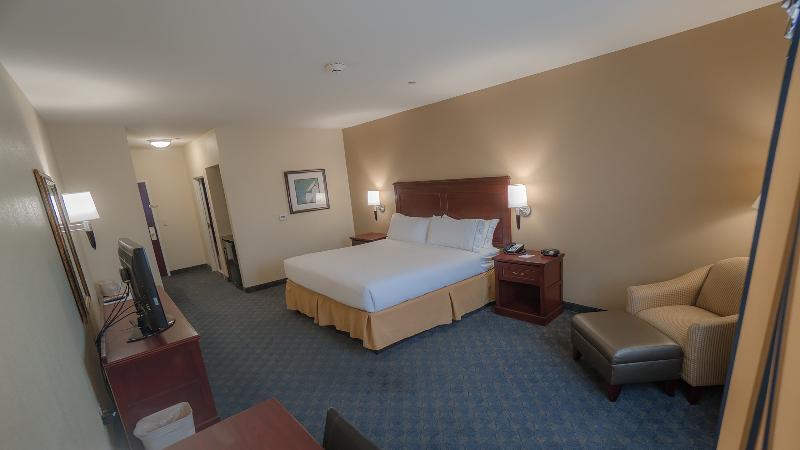 Holiday Inn Express Hotel & Suites Pampa By Ihg Bagian luar foto